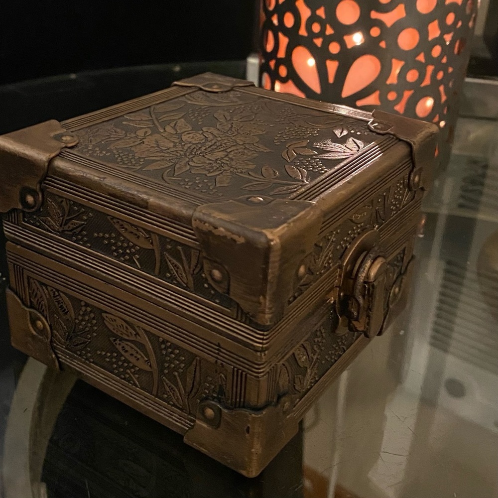 Decree Ornate Bronze Jewelry Box | Vintage Style Trinket & Watch Storage Case - Picture 3 of 4